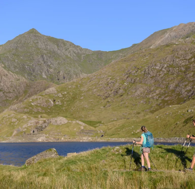 Cerddwyr yn Y Lliwedd, Eryri