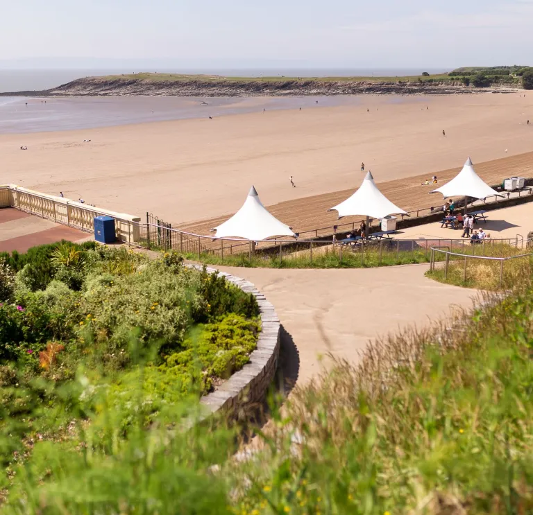 Delwedd o ganopi yn Ynys y Barri