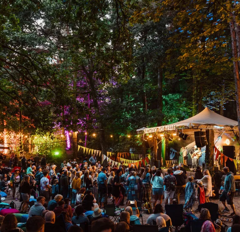 Y band Supalung yng Ngŵyl Rhwng y Coed, 2025