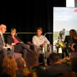 Llun o banelwyr yn Uwchgynhadledd Twristiaeth Cymru 2025